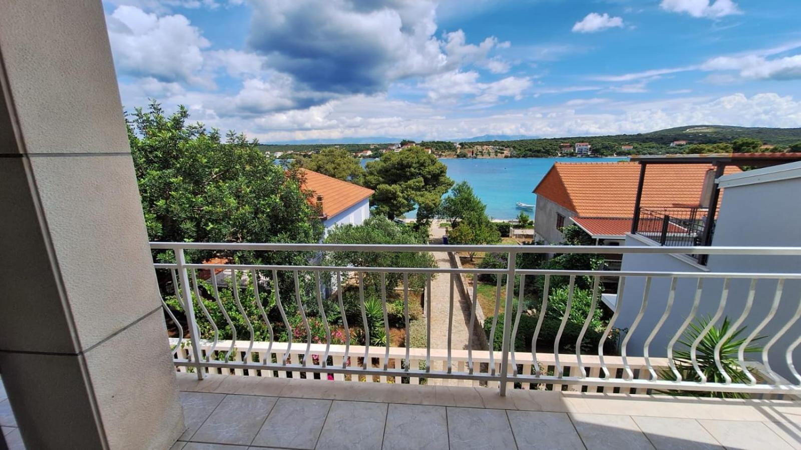Ceratonia Apartments Lovište Eksteriør bilde