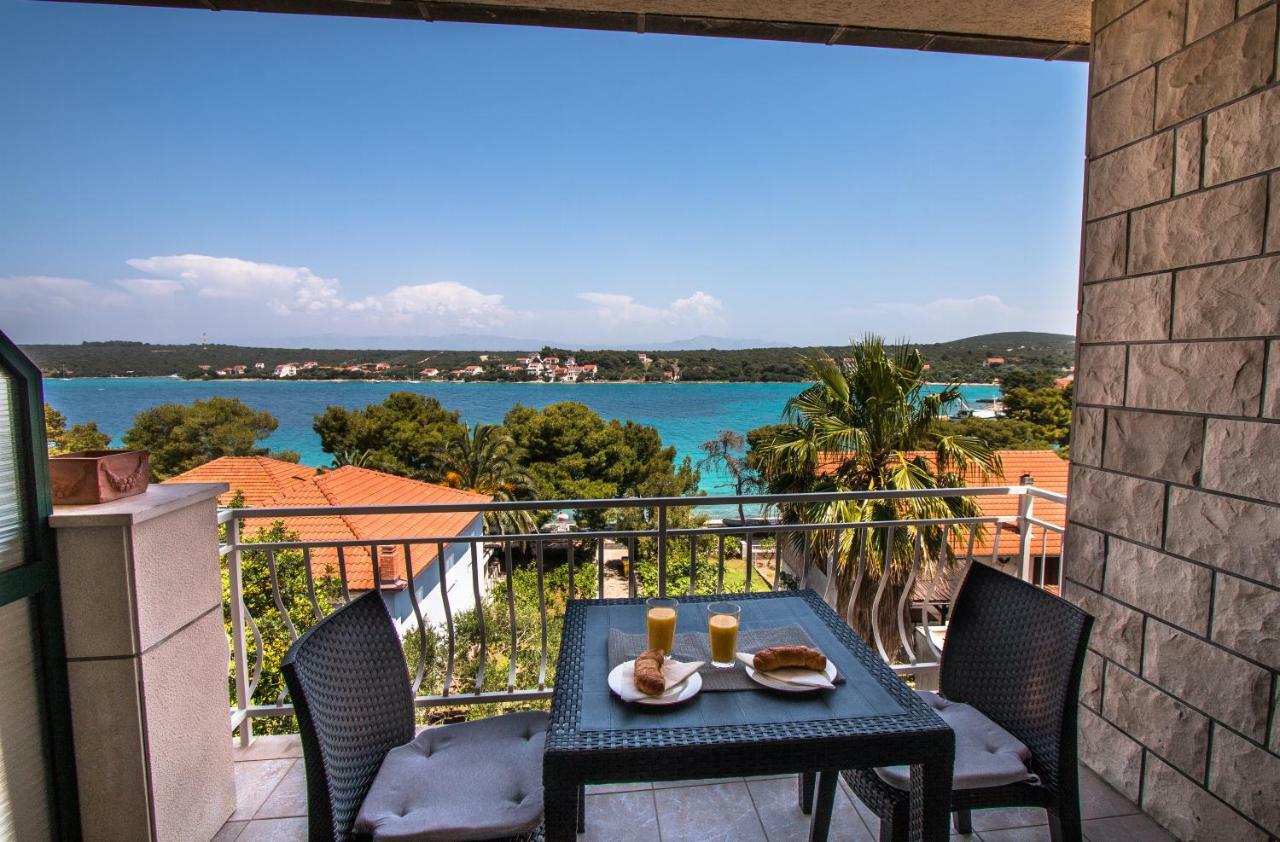 Ceratonia Apartments Lovište Eksteriør bilde